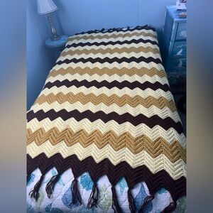 Vintage Crochet Zig Zag Wavy Afghan Blanket Handmade Chevron 1970s Retro